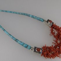 Necklace by Nestoria Coriz (Detail)